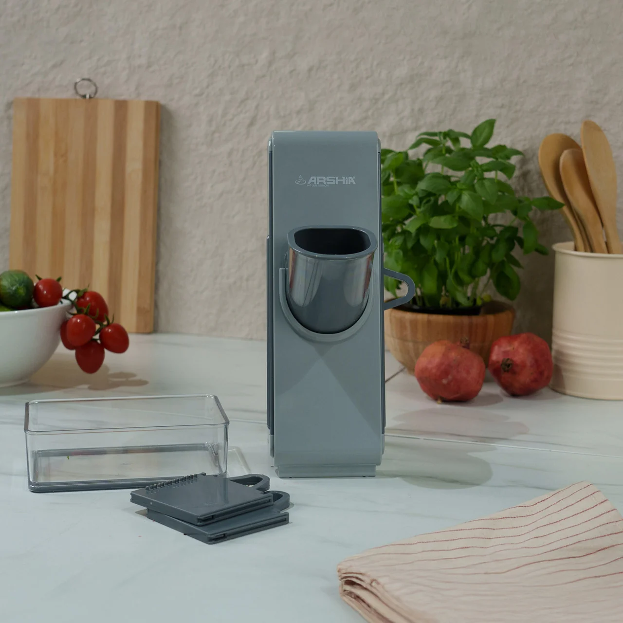 Arshia GR360-3615, Plastic Grater with Interchangeable Blades