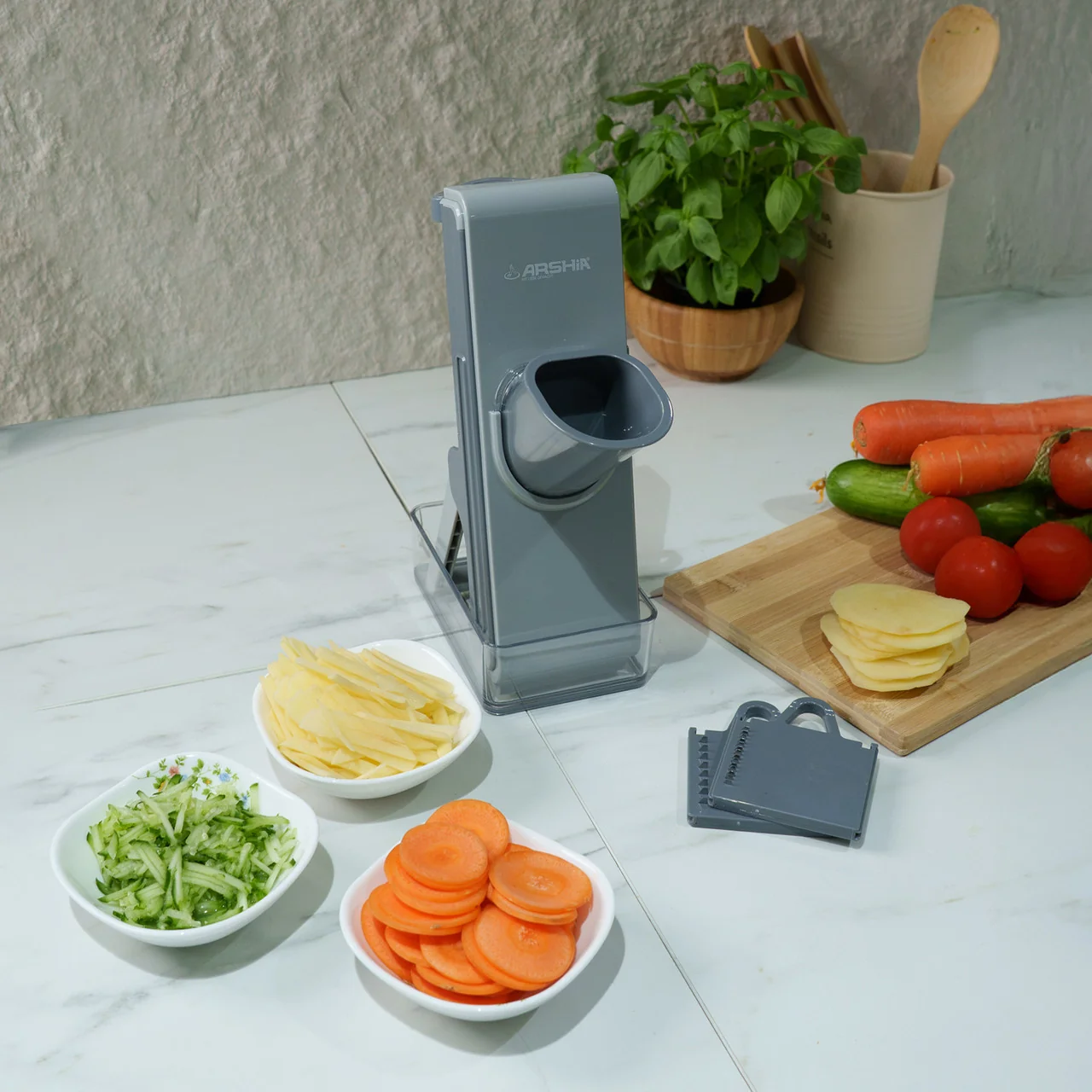 Arshia GR360-3615, Plastic Grater with Interchangeable Blades