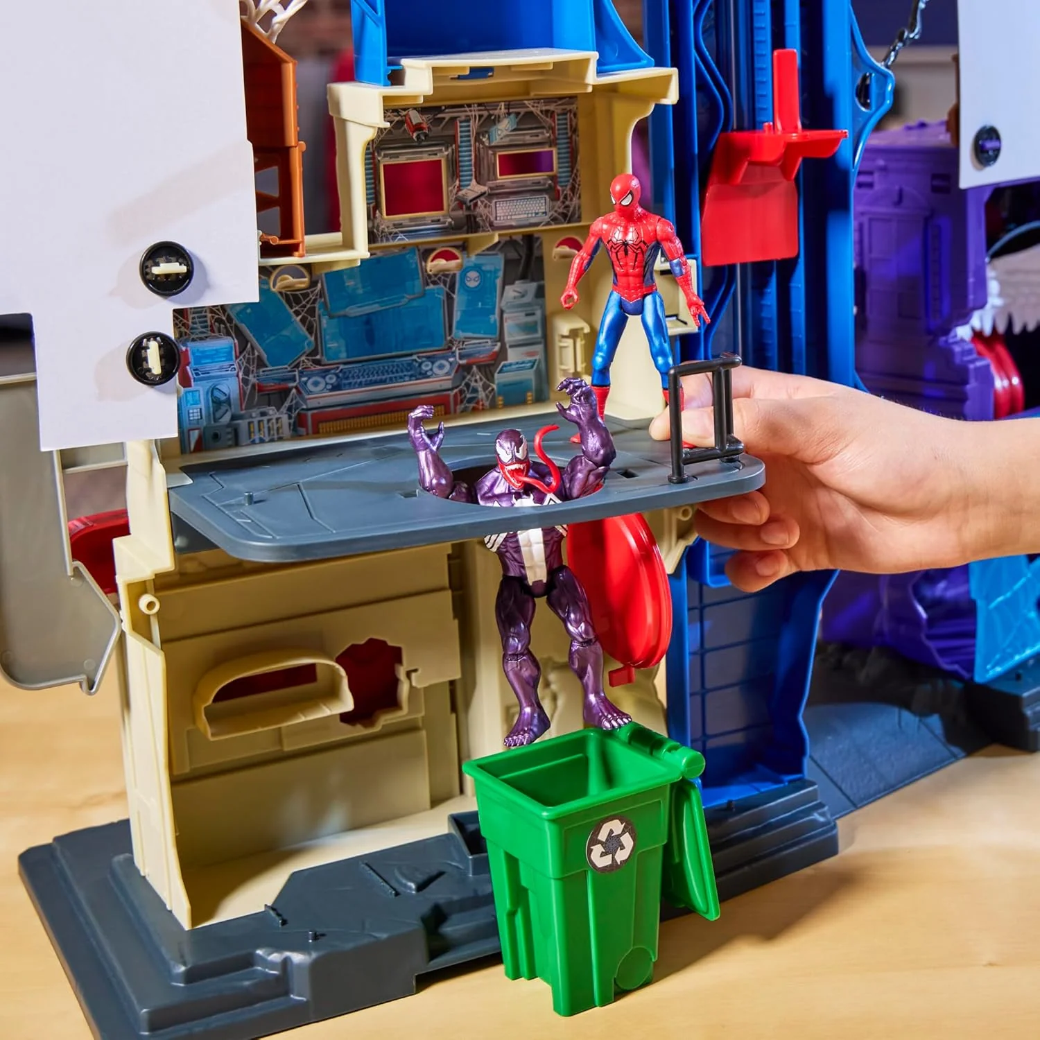 Hasbro G0737, Marvel Spider-Man VenomVersus Web Slinging City Playset