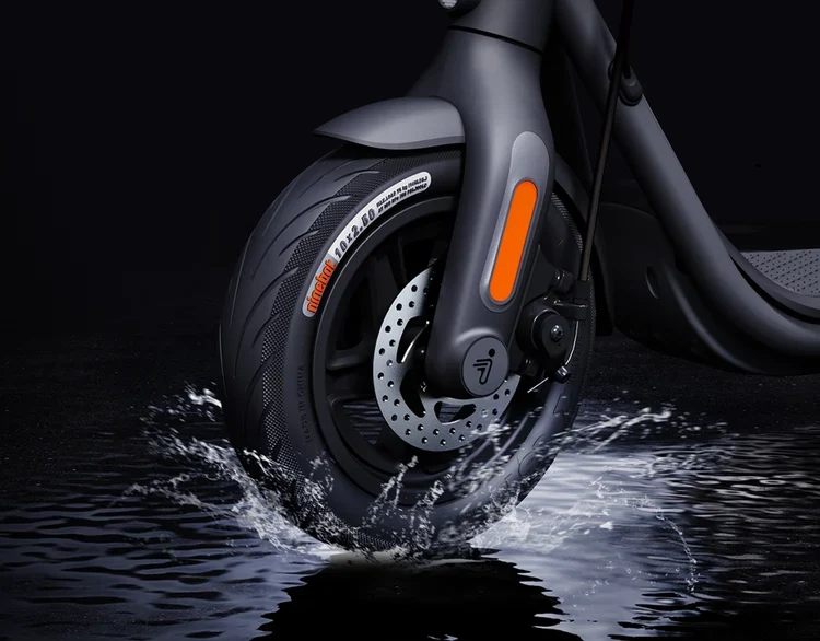 Segway Ninebot F2 PRO Electric Kick Scooter, Top Speed 25Km/H