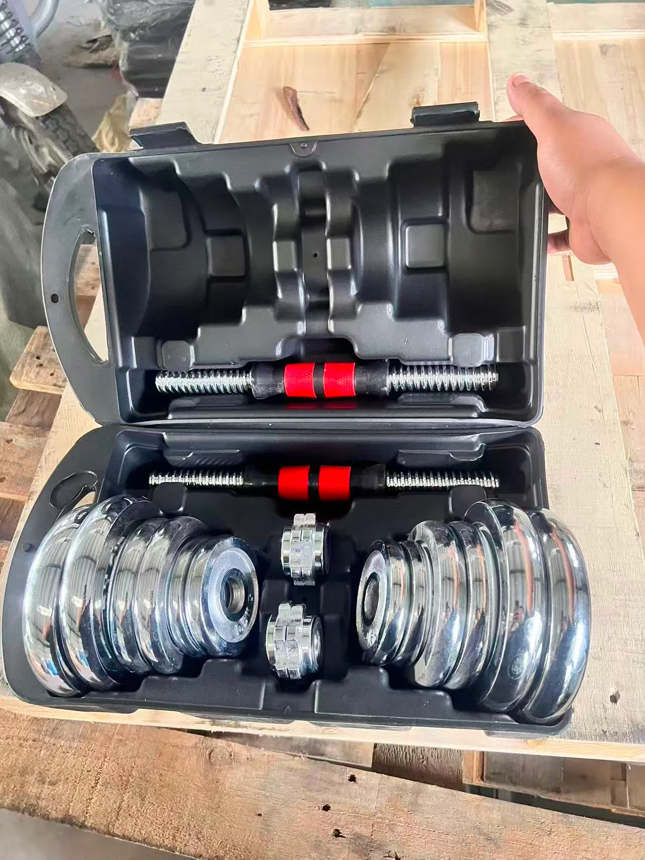 15KG Adjustable Chrome Dumbbell Weight Set with Carrying Case